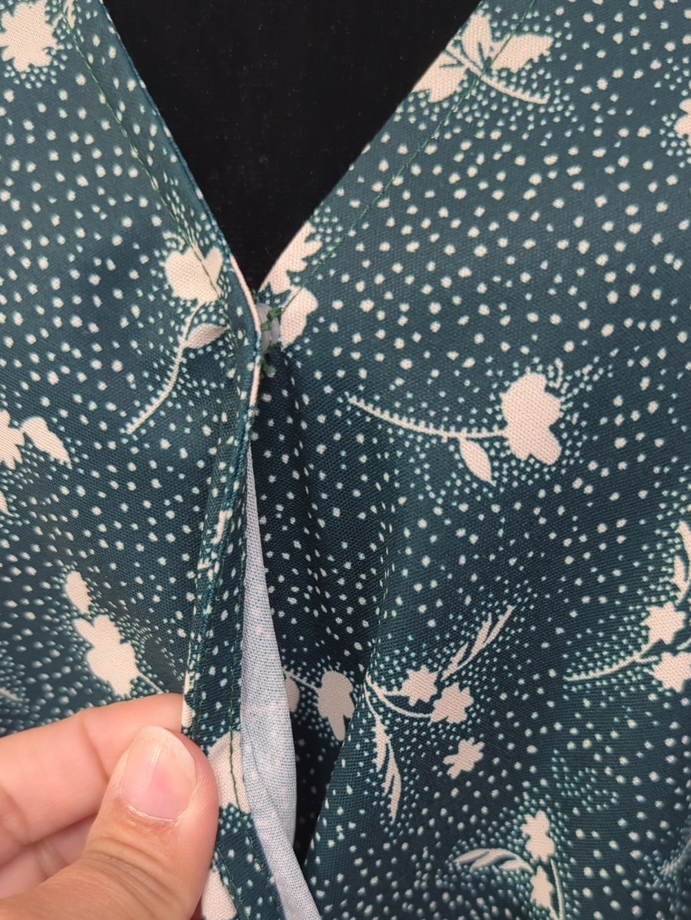 BloomChic Green Floral Smocked Waist Maxi Dress Size 18 Plus Size - Picture 4 of 10